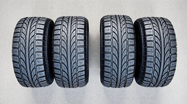 Comparatif pneus neige : les meilleures options pour 2025